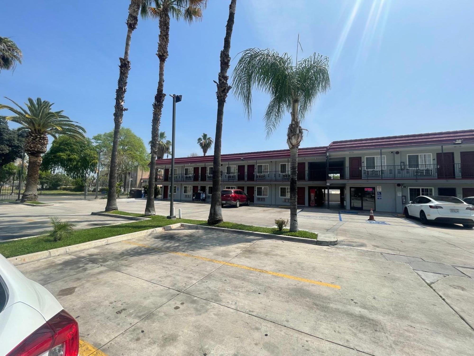 Simplestay Suites - Downtown San Bernardino Zewnętrze zdjęcie