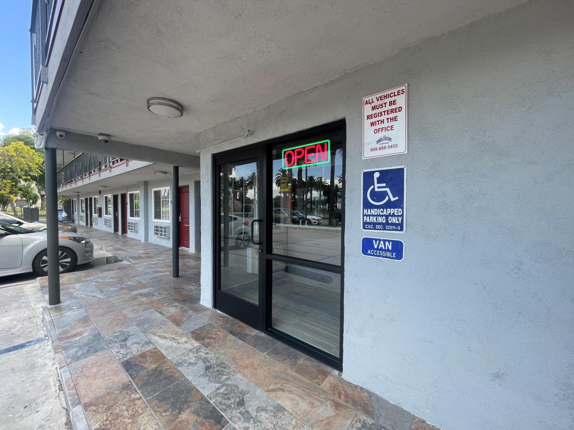 Simplestay Suites - Downtown San Bernardino Zewnętrze zdjęcie