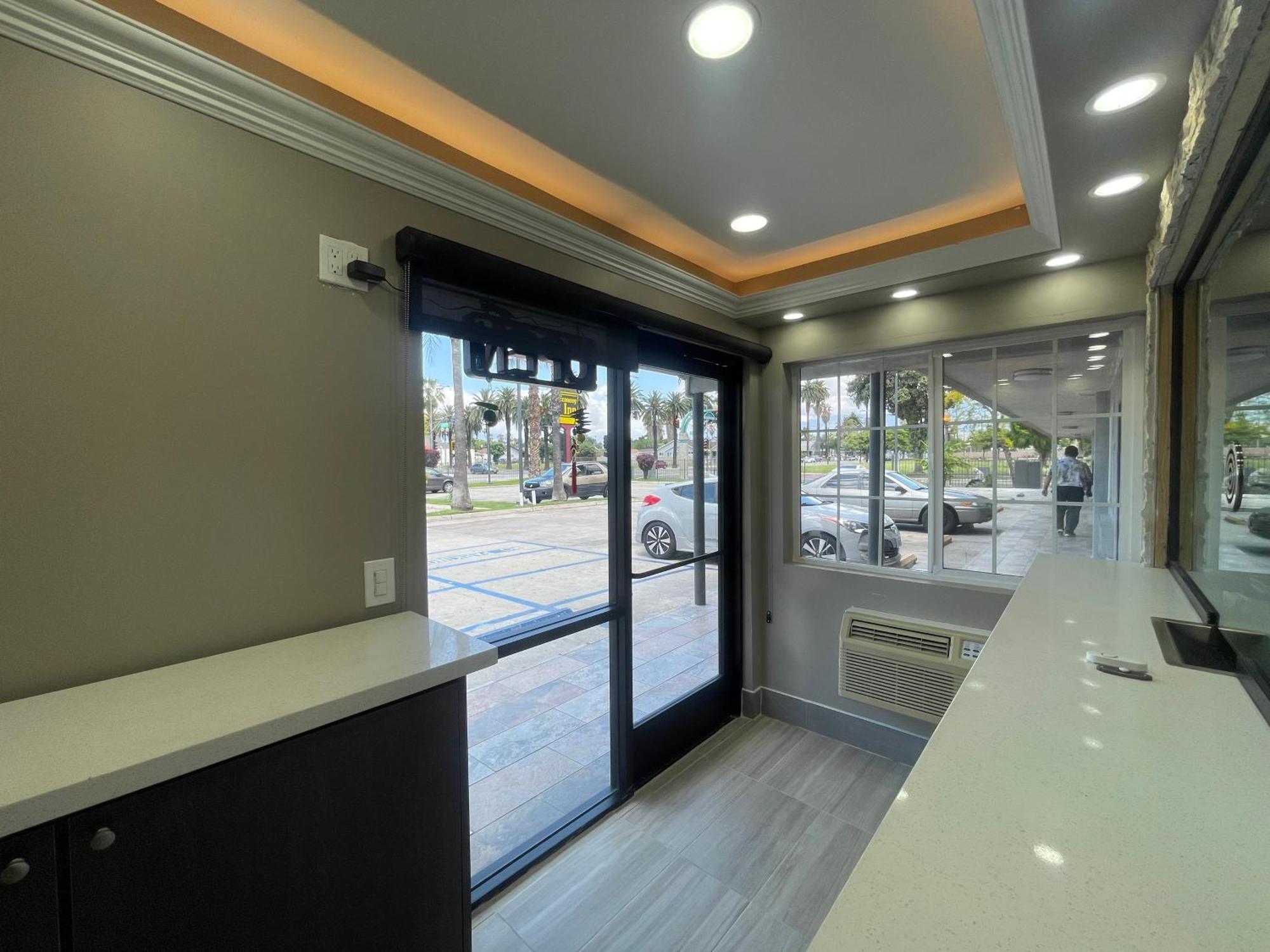 Simplestay Suites - Downtown San Bernardino Zewnętrze zdjęcie